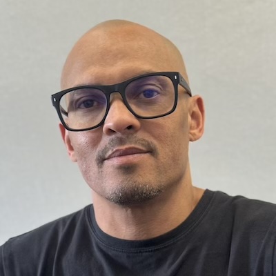 Professional portrait of Daniel Santos, Digital Engineering Consultant